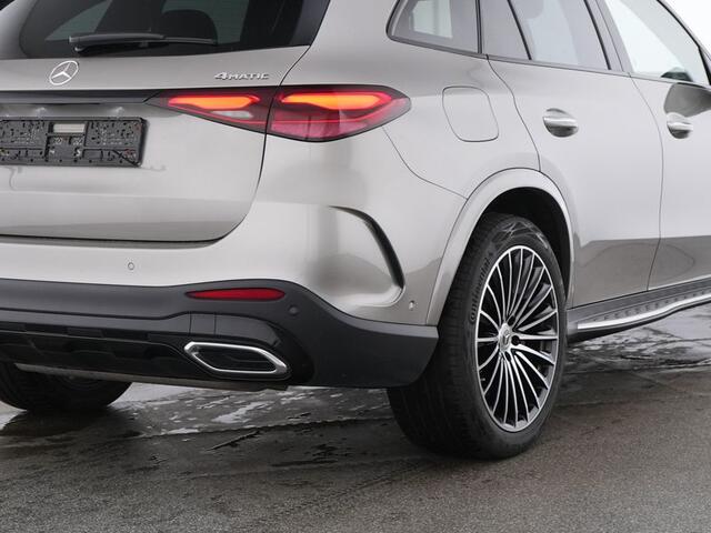 Mercedes-Benz GLC-KLASSE 300 e 4MATIC AMG Niightpakket Plug-In Hybride | Airmatic | Panoramadak | Rijassistentiepakket plus | Memory | 360 gr Camera | Winterpakket | Inclusief 24 maanden Mercedes-Benz Certified garantie voor Europa.