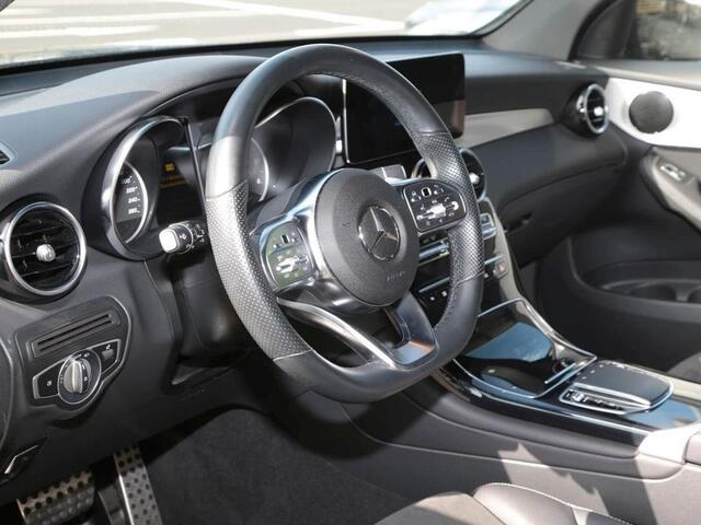 Mercedes-Benz GLC-KLASSE 300de 4MATIC AMG Line Night Pakket Treeplanken Trekhaak 19 Inch LED Navi