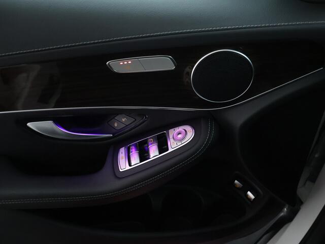 Mercedes-Benz GLC-KLASSE 300 e 4MATIC Premium Plus Panoramadak | Trekhaak | Nightpakket Inclusief 24 maanden MB Certified garantie voor Europa.