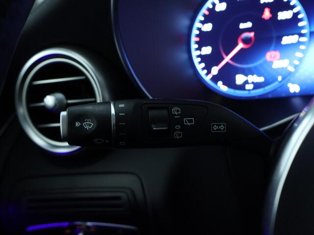 Mercedes-Benz GLC-KLASSE 300 e 4MATIC Premium Plus Panoramadak | Trekhaak | Nightpakket Inclusief 24 maanden MB Certified garantie voor Europa.