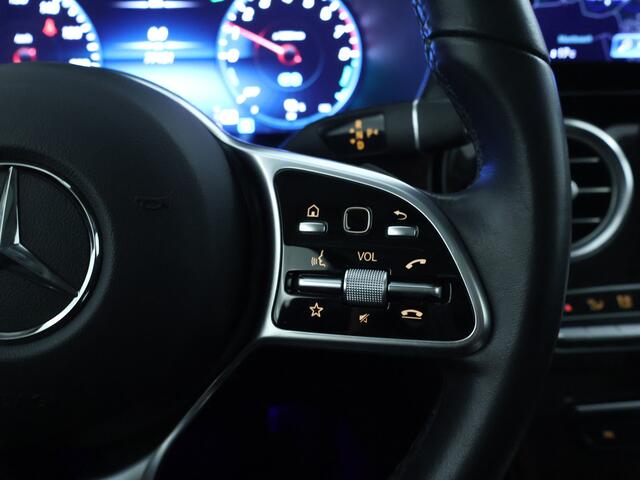 Mercedes-Benz GLC-KLASSE 300 e 4MATIC Premium Plus Panoramadak | Trekhaak | Nightpakket Inclusief 24 maanden MB Certified garantie voor Europa.