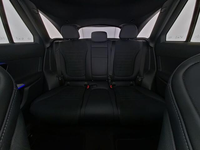 Mercedes-Benz GLC-KLASSE 300 e 4MATIC AMG Plug-In Hybride | Edition AMG-Line | Alarm klasse 3 | Panorama Schuif-Kanteldak | Burmester® | Trekhaak | AC en DC Laden | Inclusief 24 maanden MB Certified garantie voor Europa.