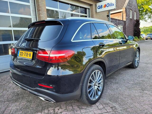 Mercedes-Benz GLC-KLASSE 250 4 MATIC AMG LINE 210 pk met trekhaak.