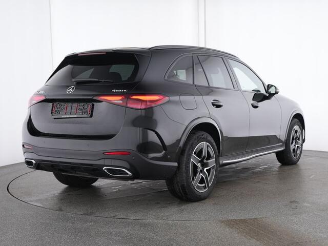 Mercedes-Benz GLC-KLASSE 300 e 4MATIC AMG Plug-In Hybride Edition AMG-Line | Panorama Schuif-Kanteldak | Alarm Klasse 3 | Trekhaak | Burmester® . Inclusief 24 maanden MB Certified garantie voor Europa.