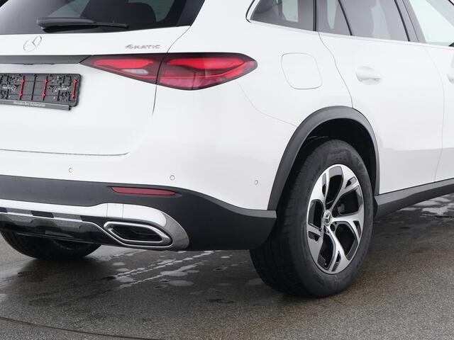 Mercedes-Benz GLC-KLASSE 300 e 4MATIC Plug-In Hybride Avantgarde Advanced Plus | Trekhaak Panorama Schuif-Kanteldak | Memory Pakket Voorstoelen | Stuur en Stoelverwarming. Inclusief 24 maanden MB Certified garantie voor Europa.
