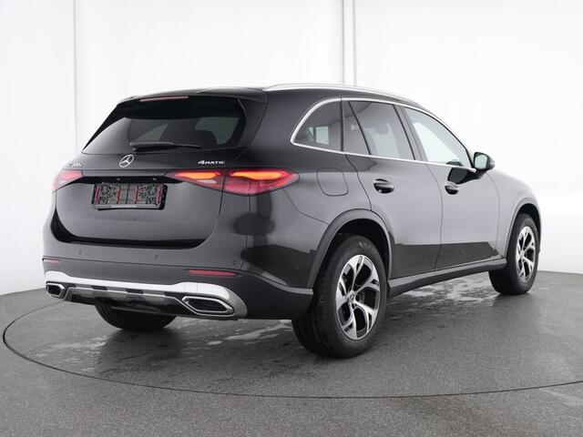 Mercedes-Benz GLC-KLASSE 300 e 4MATIC Plug-In Hybride Avangarde Advanced Plus | Panoramma Schuif-Kanteldak | Trekhaak | Stuur en Stoelverwarming. Inclusief 24 maanden MB Certified garantie voor Europa.