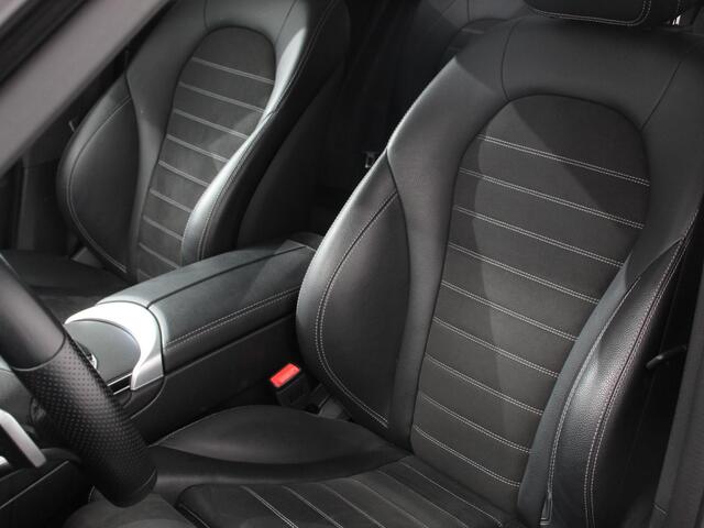 Mercedes-Benz GLC-KLASSE 300e 4MATIC AMG Line PHEV Mercedes-Benz GLC-klasse 300e 4MATIC AMG Line | Panoramadak | 360* Camera | Ambiente Verlichting | 19 Inch Lichtmetalen Velgen |