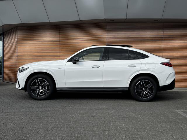 Mercedes-Benz GLC-KLASSE Coupé 300e 4MATIC AMG Line Panoramadak / Camera / Navigatie
