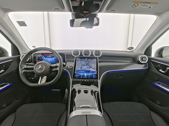 Mercedes-Benz GLC-KLASSE 300 e 4MATIC AMG Plug-In Hybride AMG Line | Night Pakket | Trekhaak | Alarm Klasse 3 | Distronic | Memory Voorstoelen | Stuur en Stoelverwarming. Inclusief 24 maanden MB Certified garantie voor Europa.