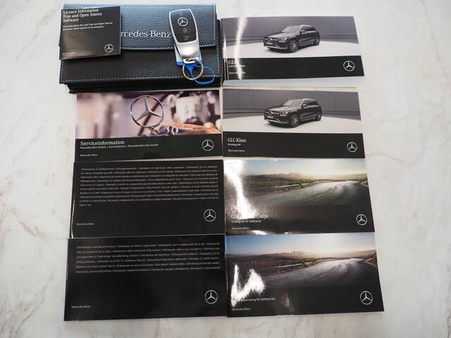 Mercedes-Benz GLC-KLASSE 300e 4MATIC AMG | Panoramadak | Trekhaak | Camera | Cruise | DAB | Stoelverwarming