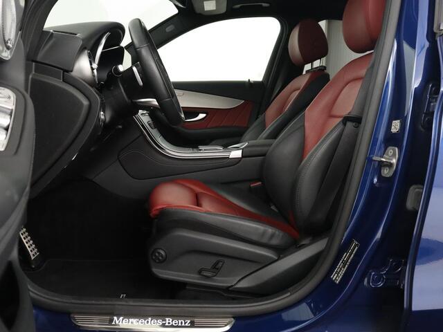 Mercedes-Benz GLC-KLASSE 300e 4Matic AMG | Panoramadak | Two-Tone Leder | 360 Camera | Stoelverwarming | Burmester | Carplay | Digital Cockpit | Keyless | Navigatie | Sfeerverlichting | PHEV | Plug In