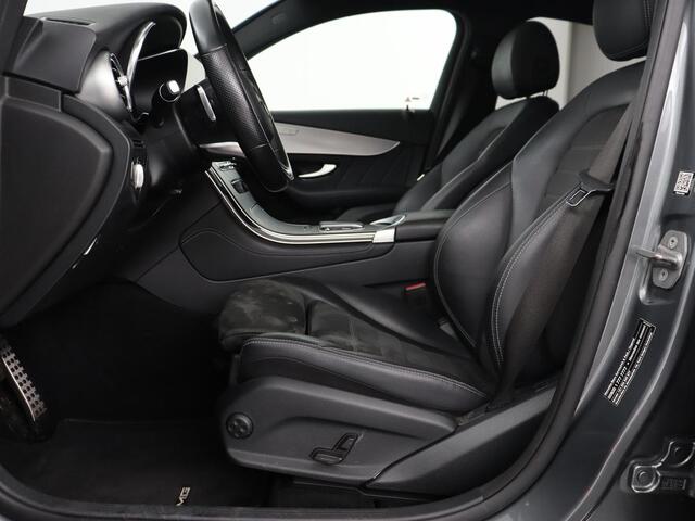 Mercedes-Benz GLC-KLASSE Coupé 300e 4Matic Business Solution AMG | Panoramadak | 360 Camera | Burmester Surround | Stoelverwarming | Trekhaak | Carplay | Matrix LED | Keyless | Leder/Alcantara