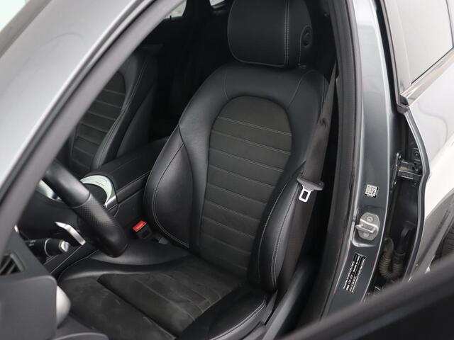 Mercedes-Benz GLC-KLASSE Coupé 300e 4Matic Business Solution AMG | Panoramadak | 360 Camera | Burmester Surround | Stoelverwarming | Trekhaak | Carplay | Matrix LED | Keyless | Leder/Alcantara