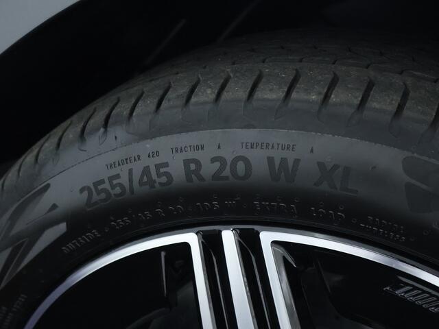 Mercedes-Benz GLC-KLASSE 300e 4MATIC Coupé Sport Edition | Premium pakket | Trekhaak | Nightpakket | AMG Spoiler | Digital Light | URBAN GUARD voertuigbescherming plus | MBUX Augmented reality | Parkeerpakket met 360°-camera |