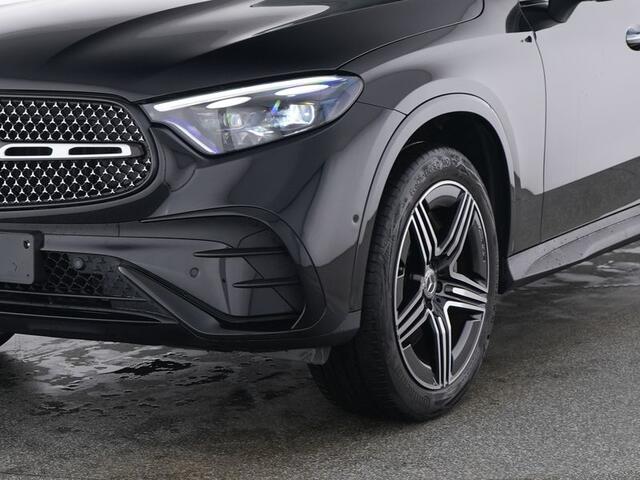 Mercedes-Benz GLC-KLASSE 300 e 4MATIC AMG Plug-In Hybride AMG Line | Night Pakket | Panorama Schuif-Kanteldak | 20 Inch AMG Velgen. Inclusief 24 maanden MB Certified garantie voor Europa.