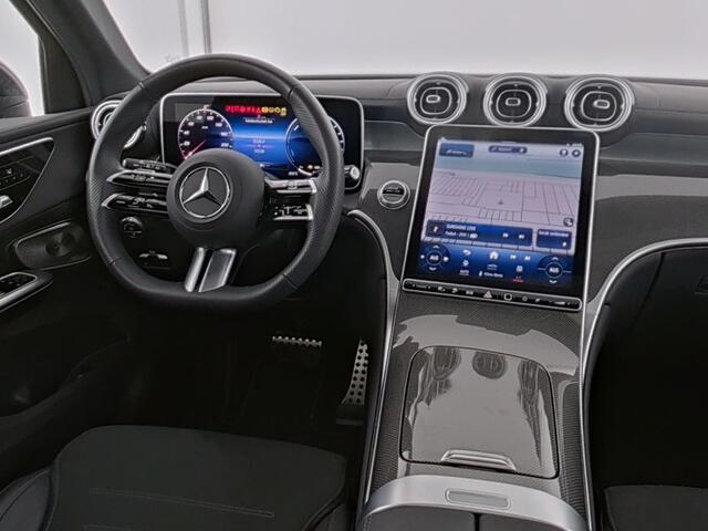 Mercedes-Benz GLC-KLASSE 300 e 4MATIC AMG Plug-In Hybride AMG line | Night Pakket | Panorama Schuif-Kanteldak | 20" multispaaks lichtmetalen AMG velgen | 360° camera. Inclusief 48 maanden Mercedes-Benz Certified garantie voor Europa.