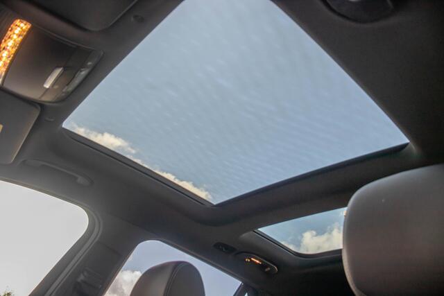 Mercedes-Benz GLC-KLASSE 300 4MATIC AMG Line, Panoramadak, Carplay, Stoelverwarming, Keyless, Trekhaak, Leder, Camera, Full LED.