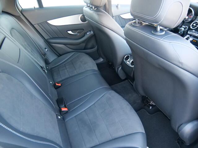 Mercedes-Benz GLC-KLASSE 250 211pk 4MATIC AMG-Line AUTOMAAT LED-koplampen / Trekhaak / AMG-Styling