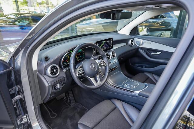 Mercedes-Benz GLC-KLASSE 300e 320pk 4MATIC Business Solution |BTW|dealer onderhouden|panoramadak|Burmester|elek. trekhaak|Apple Carplay|360 camera|stoelverwarming voor & achter|climate control|blind spot|