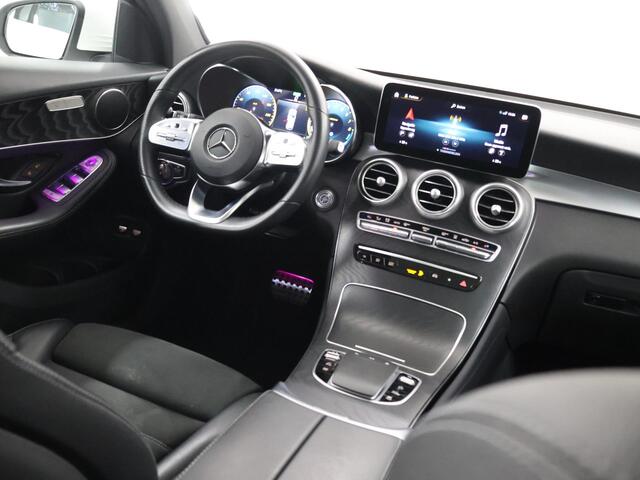 Mercedes-Benz GLC-KLASSE 300e 4MATIC | AMG Line | Panoramadak | Stoelverwarming | Sfeerverlichting | Apple carplay/Android auto | 360° Camera |