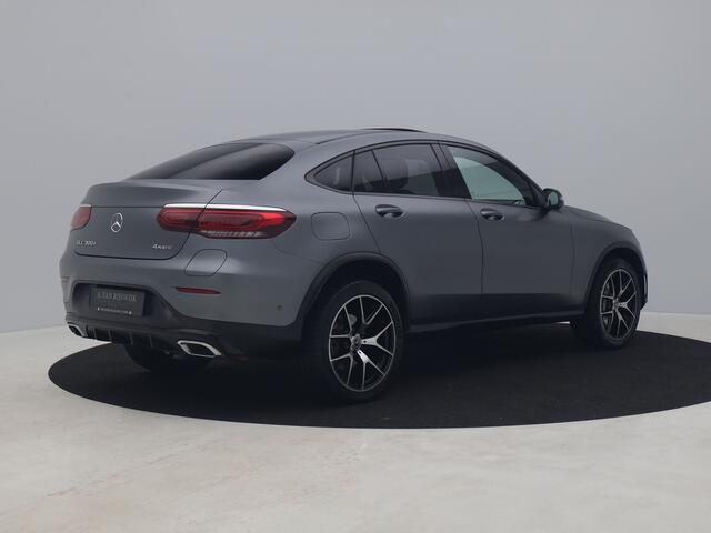 Mercedes-Benz GLC-KLASSE Coupé 300e 4MATIC Business Solution AMG | SCHUIFDAK | CAMERA | SFEERVERLICHTING | STOELVERW.