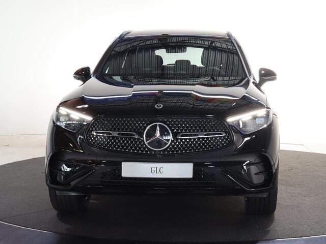 Mercedes-Benz GLC-KLASSE 300e 4MATIC Sport Edition | Panoramaschuifdak | Premium pakket | Nightpakket | 360° camera | Dodehoekassistent | DIGITAL LIGHT | Trekhaak |