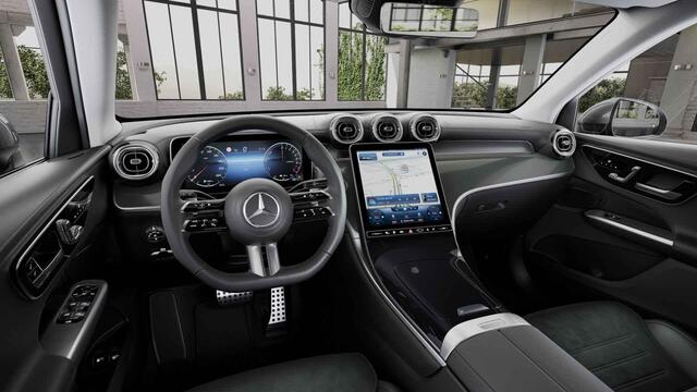 Mercedes-Benz GLC-KLASSE 300e 4MATIC AMG Line | Panoramadak | Trekhaak | Rij assistentiepakket | Winter pakket | Premium pakket |