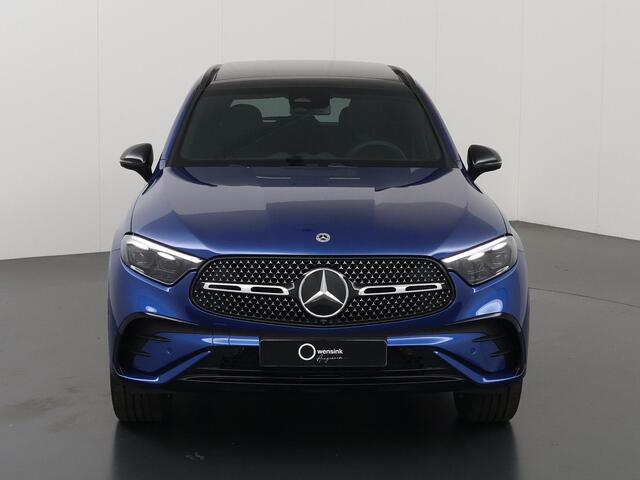 Mercedes-Benz GLC-KLASSE 300e 4MATIC Sport Edition | Panoramaschuifdak | Premium pakket | Nightpakket | 360° camera | Dodehoekassistent | DIGITAL LIGHT | Trekhaak |