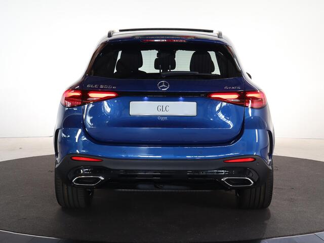 Mercedes-Benz GLC-KLASSE 300e 4MATIC Sport Edition | Panoramaschuifdak | Trekhaak | Premium | Night Pakket | 20"LM velgen AMG | 360°-camera | DIGITAL LIGHT | Stoelverwarming | Dodehoekassistent |