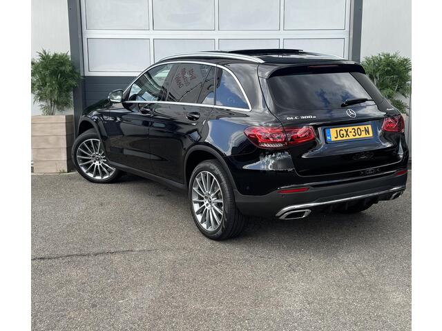 Mercedes-Benz GLC-KLASSE 300e 4MATIC Premium /PANO/CAMERA/ GARANTIE /