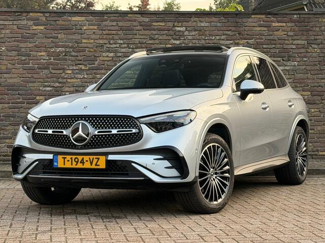 Mercedes-Benz GLC-KLASSE 300E 4MATIC AMG LINE Panodak 20 Inch Digital Light