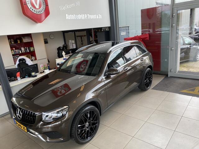 Mercedes-Benz GLC-KLASSE 350e 4MATIC Premium Plus,4x4, Hybrid Benzine,Automaat,Panoramadak,NIEUWE 21INCH LMV,Trekhaak,Leder&Stoelverwarming,Navigatie,Rondom&Achteruitrijcamera,Sensoren V&A,Climate&Cruisecontrol,Bluetooth met Spraakbediening,