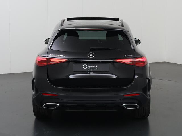 Mercedes-Benz GLC-KLASSE 300e 4MATIC AMG Line | Trekhaak | Panoramadak | Treeplanken | Premium pakket | Night pakket |