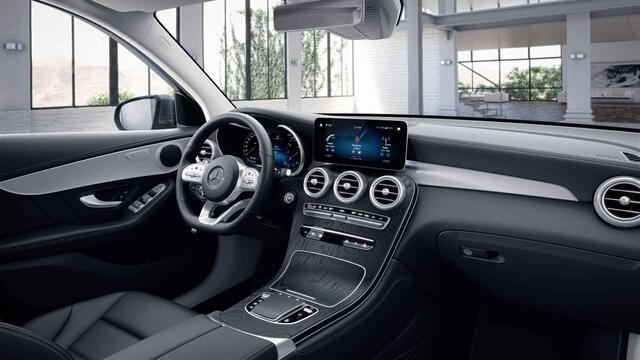 Mercedes-Benz GLC-KLASSE 200 Business Solution AMG | Widescreen | Lederen bekleding | Getint glas | Alarm |