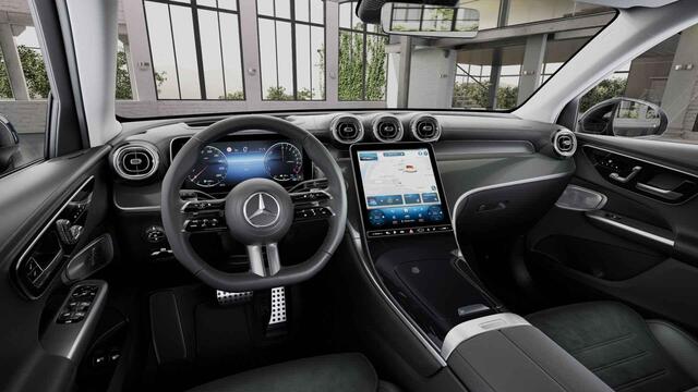 Mercedes-Benz GLC-KLASSE 300e 4MATIC AMG Line | Panoramadak | Trekhaak | Premium plus pakket |