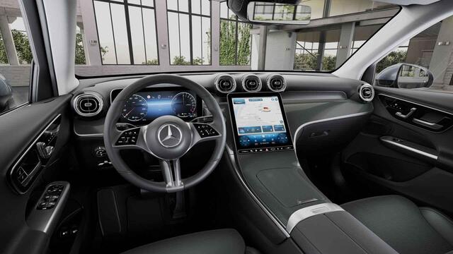 Mercedes-Benz GLC-KLASSE 300e 4MATIC Luxury Line | Rij assistentie pakket | Panoramadak | Trekhaak | 360 camera |