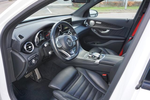 Mercedes-Benz GLC-KLASSE 300 4MATIC l AMG line l 245 PK l Panoramadak l Burmester l Stoelkoeling en stoelverwarming l Keyless Go l Distronic l Trekhaak wegklapbare l Leer l Adaptief LED high intelligent l Warmte werend en geluidswerend glas l Comand l 360 gr Camera l PTS l