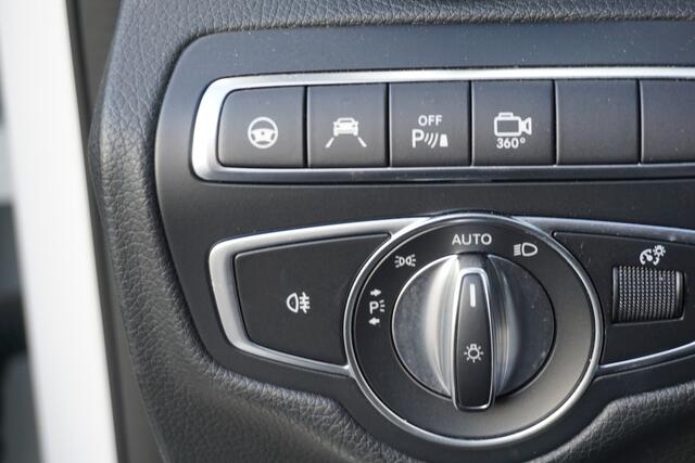 Mercedes-Benz GLC-KLASSE 300 4MATIC l AMG line l 245 PK l Panoramadak l Burmester l Stoelkoeling en stoelverwarming l Keyless Go l Distronic l Trekhaak wegklapbare l Leer l Adaptief LED high intelligent l Warmte werend en geluidswerend glas l Comand l 360 gr Camera l PTS l