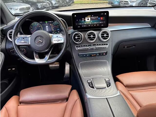 Mercedes-Benz GLC-KLASSE 300e 4MATIC AMG-Line LED Panoramadak Trekhaak 19 Inch Achteruitrijcamera PDC Carplay
