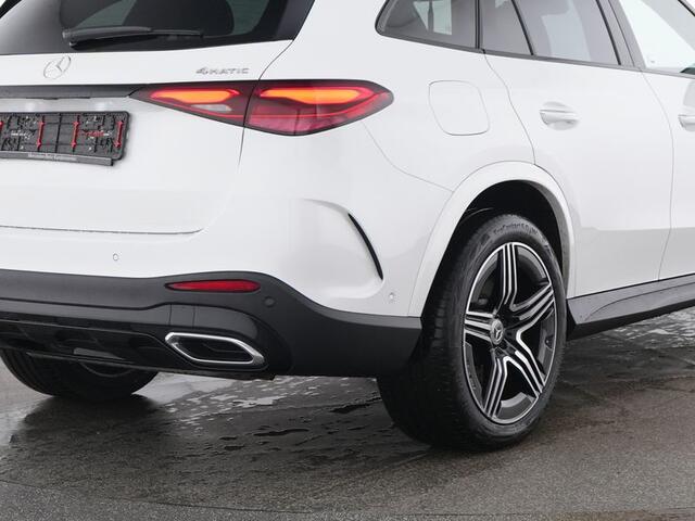 Mercedes-Benz GLC-KLASSE 300 e 4MATIC AMG Plug-In Hybride AMG Line Premium Plus | Almar Klasse 3 | Trekhaak | Night Pakket | Distronic | Panorama Schuif-Kanteldak. Inclusief 24 maanden MB Certified garantie voor Europa.