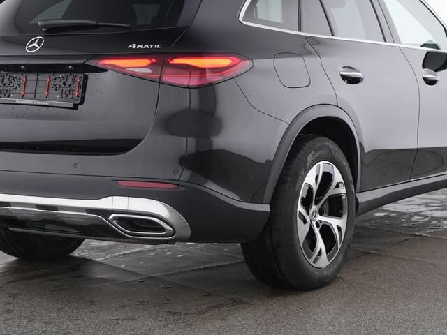 Mercedes-Benz GLC-KLASSE 300e 4-Matic Plug-In Hybride | Panorama Schuif-Kanteldak | Trekhaak | Burmester® Sound System | HUB Head-Up display | KEYLESS-GO Comfort-Pakket | Digital light | Winter pakket Inclusief 24 maanden MB Certified garantie voor Europa.