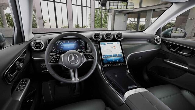 Mercedes-Benz GLC-KLASSE 300e 4MATIC Luxury Line | Panoramadak | Trekhaak | 360 camera | Winter pakket | Memory |