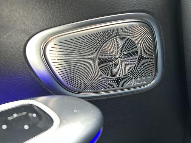 Mercedes-Benz GLC-KLASSE 300e AMG 4Matic // Trekhaak // Massage // Burmester 3D // Multi Contour Stoelen // 360 // Distronic // Panoramadak // AirBalance