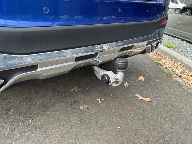 Mercedes-Benz GLC-KLASSE 300e AMG 4Matic // Trekhaak // Massage // Burmester 3D // Multi Contour Stoelen // 360 // Distronic // Panoramadak // AirBalance