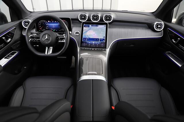 Mercedes-Benz GLC-KLASSE 400e AMG 4-Matic | 381PK | Pano | Sfeerverlichting | Digital-light | Memory | Distronic+ | Trekhaak | Standkachel | Stuurwielverw. | 2024.