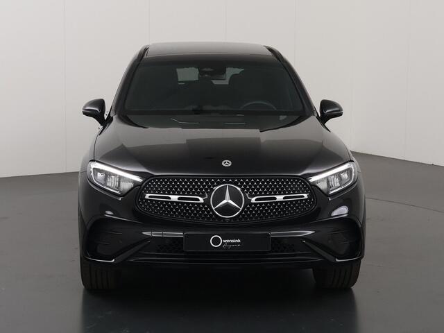 Mercedes-Benz GLC-KLASSE 300e 4MATIC AMG Line | Panoramadak | Trekhaak | Carbon | Winter pakket | 360 camera | Keyless GO |
