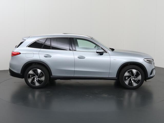 Mercedes-Benz GLC-KLASSE 300e 4MATIC Luxury Line | Rij assistentie pakket | Panoramadak | Trekhaak | 360 camera |