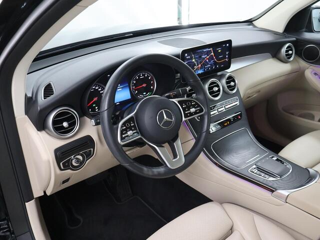 Mercedes-Benz GLC-KLASSE 200 4MATIC Premium | Treeplanken | Stoelverwarming | Widescreen | Multibeam |