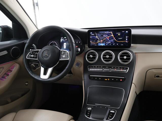 Mercedes-Benz GLC-KLASSE 200 4MATIC Premium | Treeplanken | Stoelverwarming | Widescreen | Multibeam |