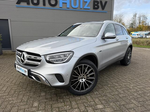 Mercedes-Benz GLC-KLASSE 300e 4MATIC Advantage Carplay Stoelverwarming Achteruitrijcamera LED 20 inch